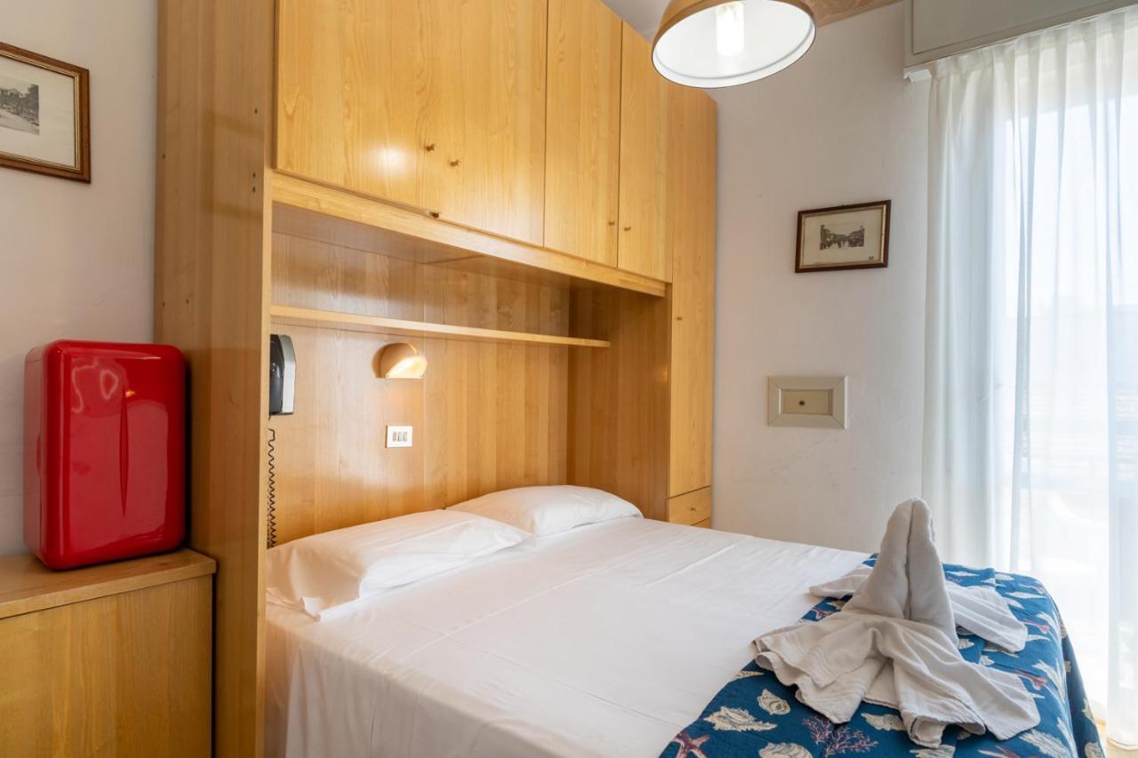 Hotel Milanese Rimini Esterno foto