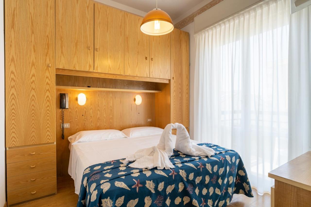 Hotel Milanese Rimini Esterno foto