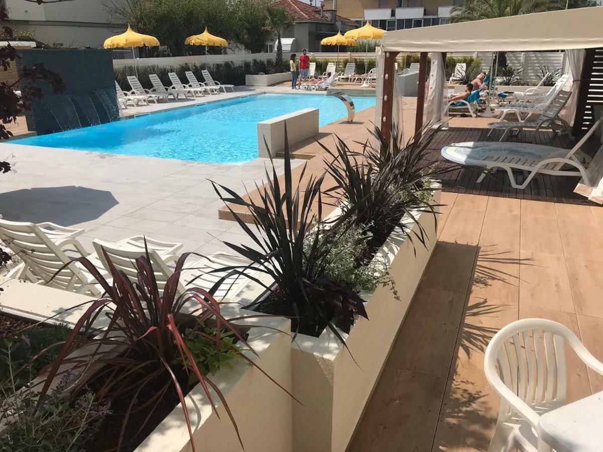 Hotel Milanese Rimini Esterno foto